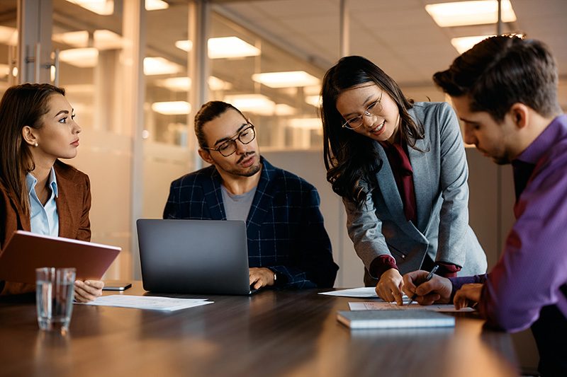 Experienced consultants working on a change strategy
